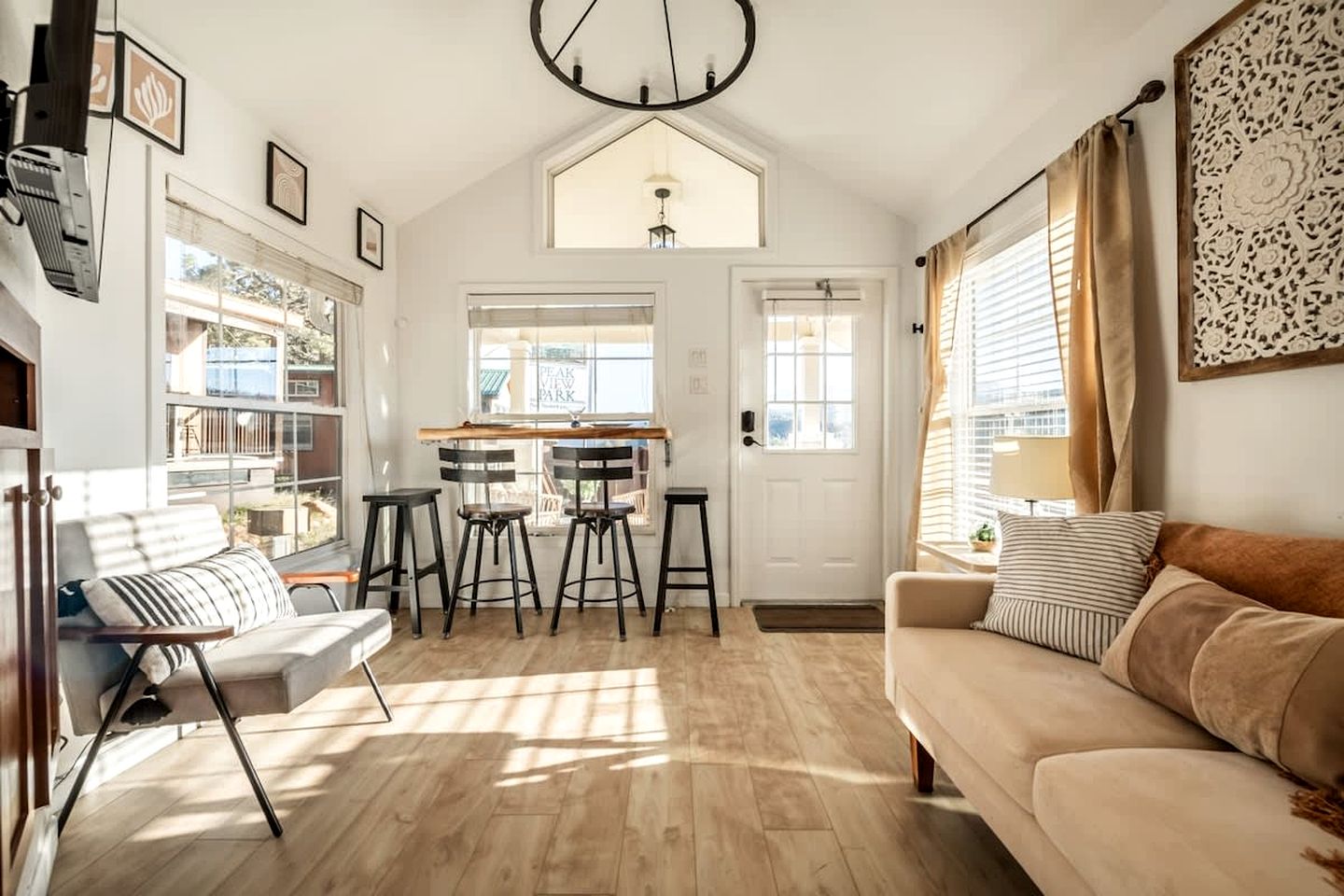 Boutique and Charming Tiny House with Views of Pike Peak in Woodland Park, Colorado