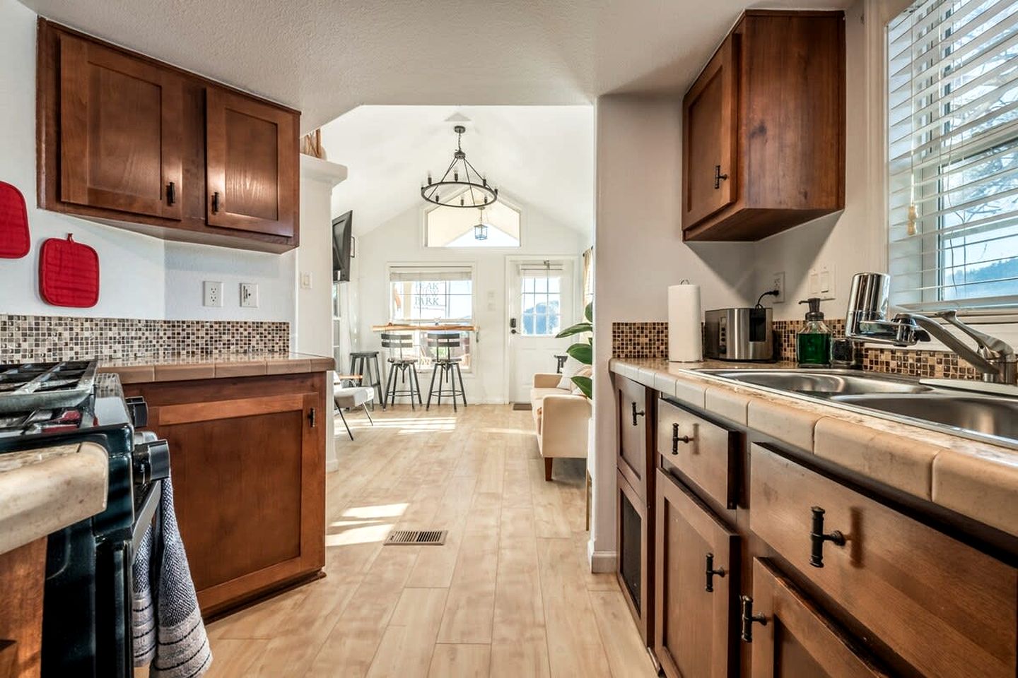 Boutique and Charming Tiny House with Views of Pike Peak in Woodland Park, Colorado