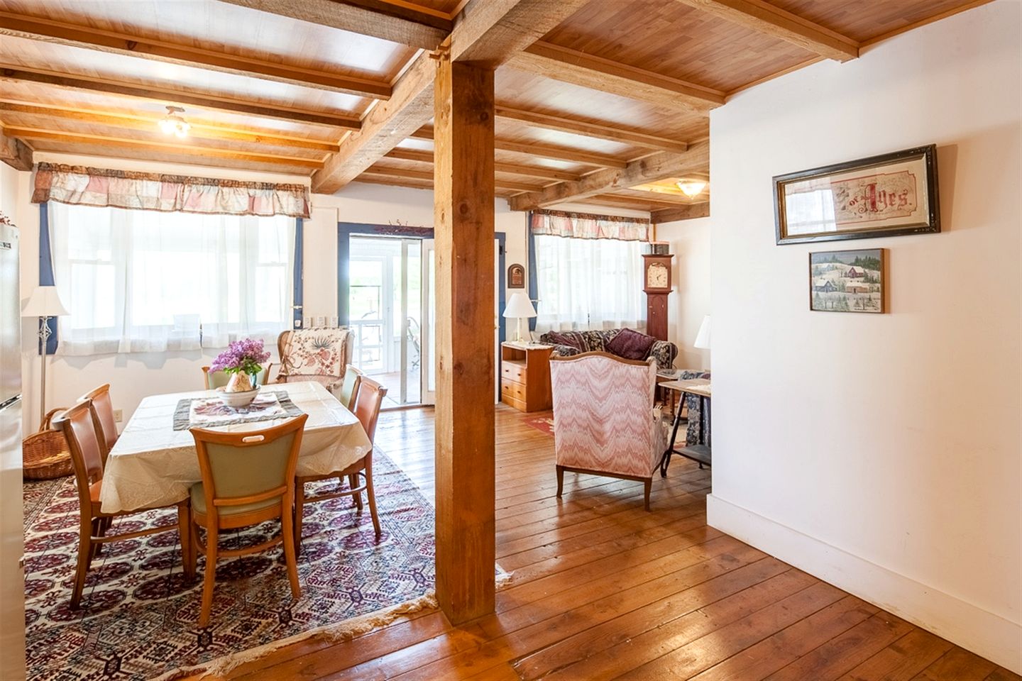 Cozy and Historic Lakefront Cottage with Easy Beach Access in Naples, Maine