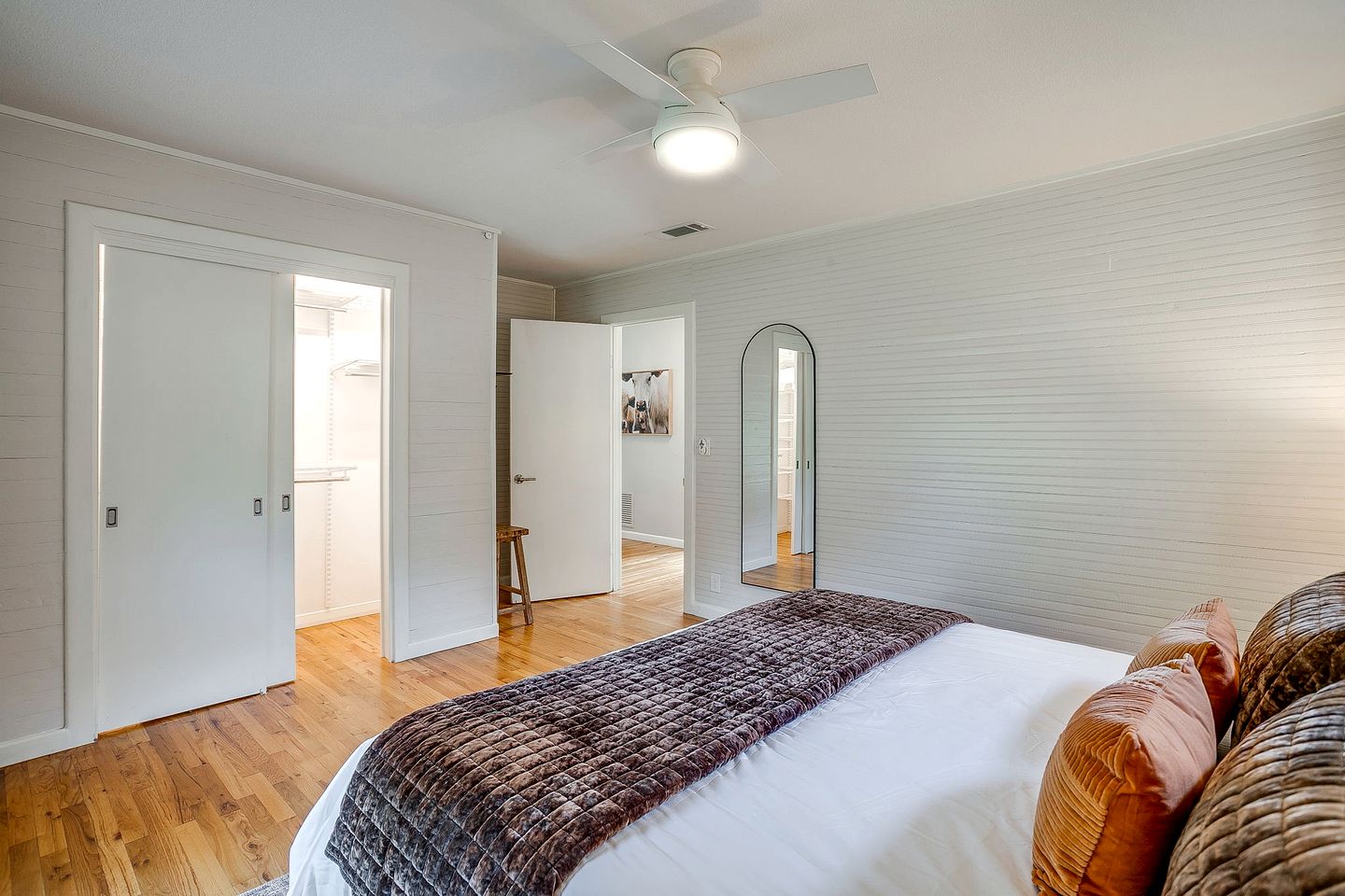 Charming Texas Farmhouse Stay with Modern Western Flair near NRS Ranch in Decatur, TX