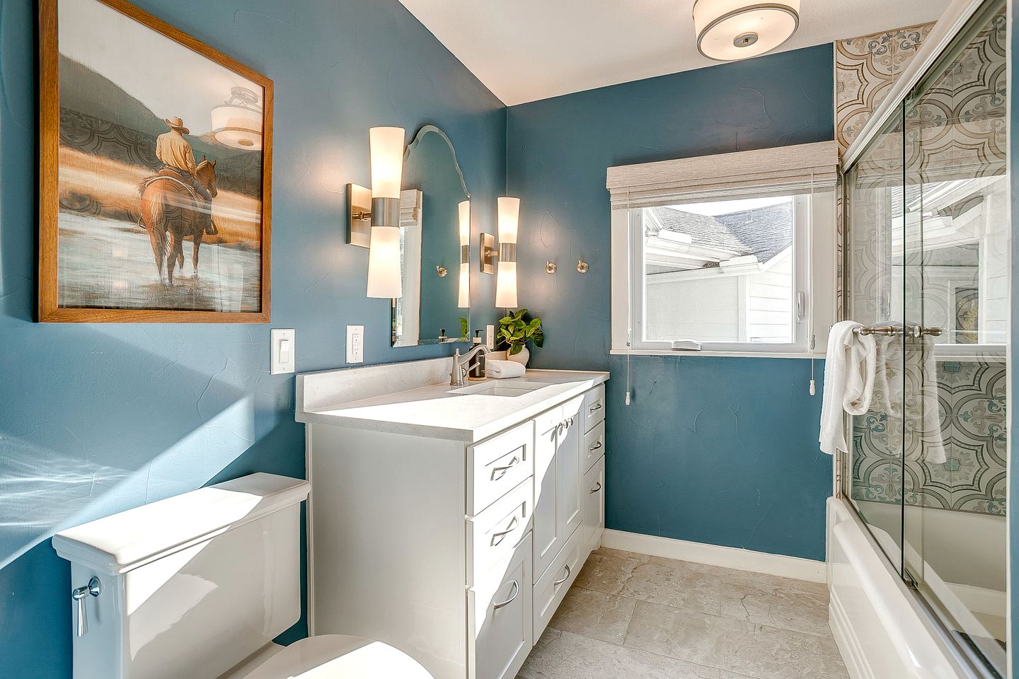 Charming Texas Farmhouse Stay with Modern Western Flair near NRS Ranch in Decatur, TX