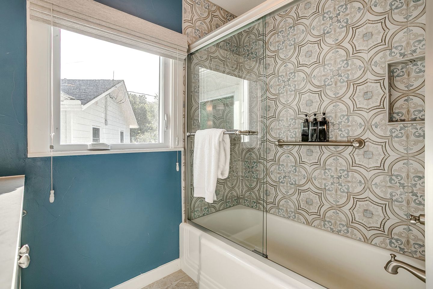 Charming Texas Farmhouse Stay with Modern Western Flair near NRS Ranch in Decatur, TX