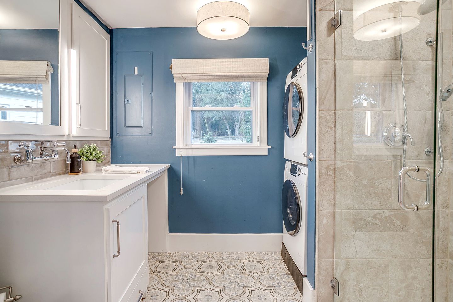 Charming Texas Farmhouse Stay with Modern Western Flair near NRS Ranch in Decatur, TX