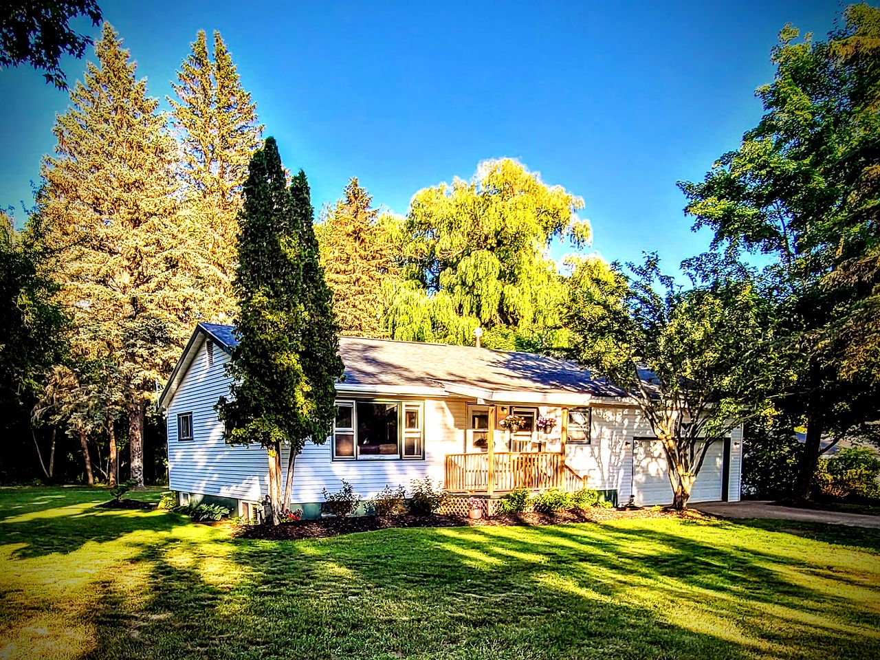 Cozy Cottage near Boyne City and Lake Michigan for Amazing Outdoor Adventures Exploring Northern Michagan