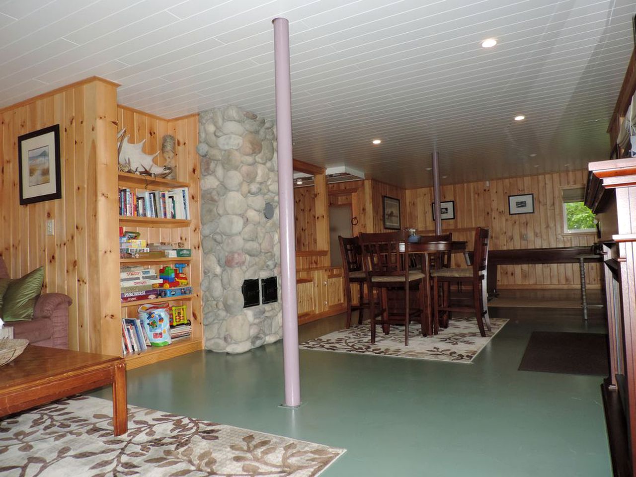 Gorgeous Lakefront Cottage Rental near Ellsworth and Acadia National Park, Maine