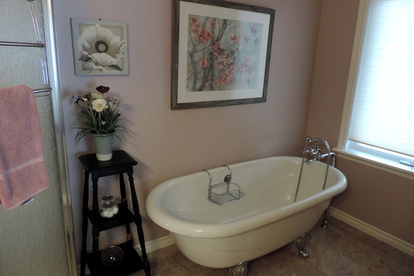 Gorgeous Lakefront Cottage Rental near Ellsworth and Acadia National Park, Maine