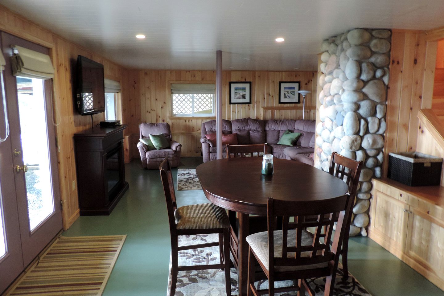 Gorgeous Lakefront Cottage Rental near Ellsworth and Acadia National Park, Maine