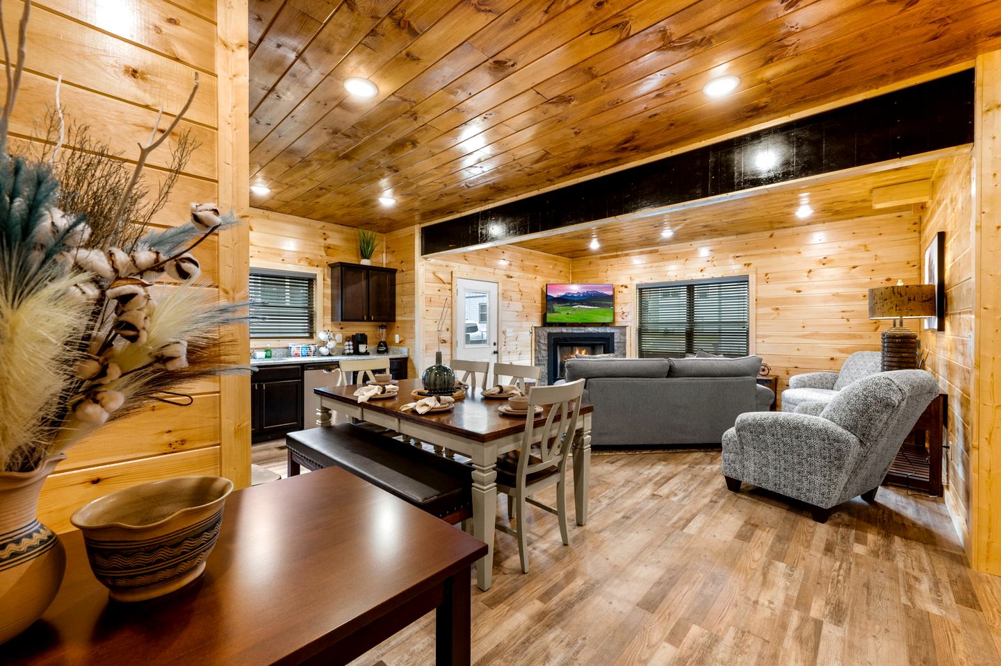 Stylish Pigeon Forge Cabin with Hot Tub, Pool & Dog Park near Dollywood and Gatlinburg, TN