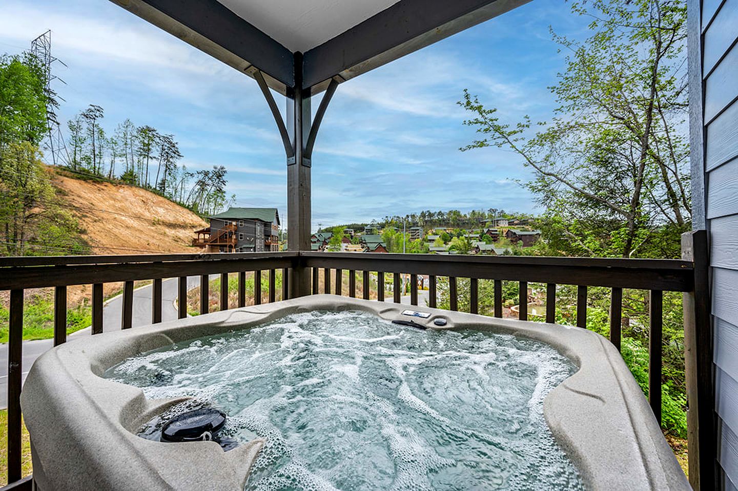 Stylish Pigeon Forge Cabin with Hot Tub, Pool & Dog Park near Dollywood and Gatlinburg, TN