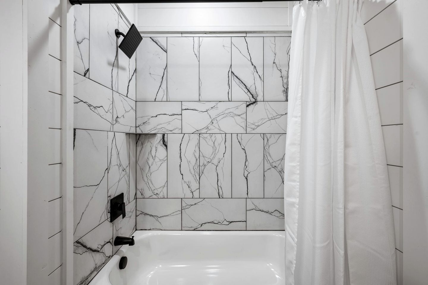 Stylish Pigeon Forge Cabin with Hot Tub, Pool & Dog Park near Dollywood and Gatlinburg, TN