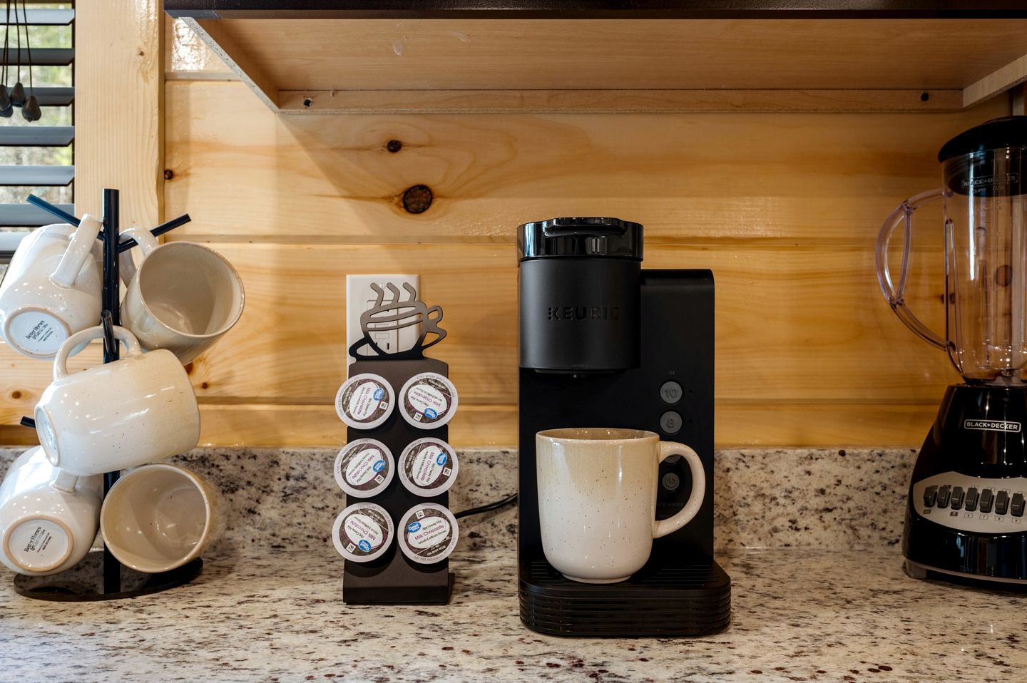 Stylish Pigeon Forge Cabin with Hot Tub, Pool & Dog Park near Dollywood and Gatlinburg, TN