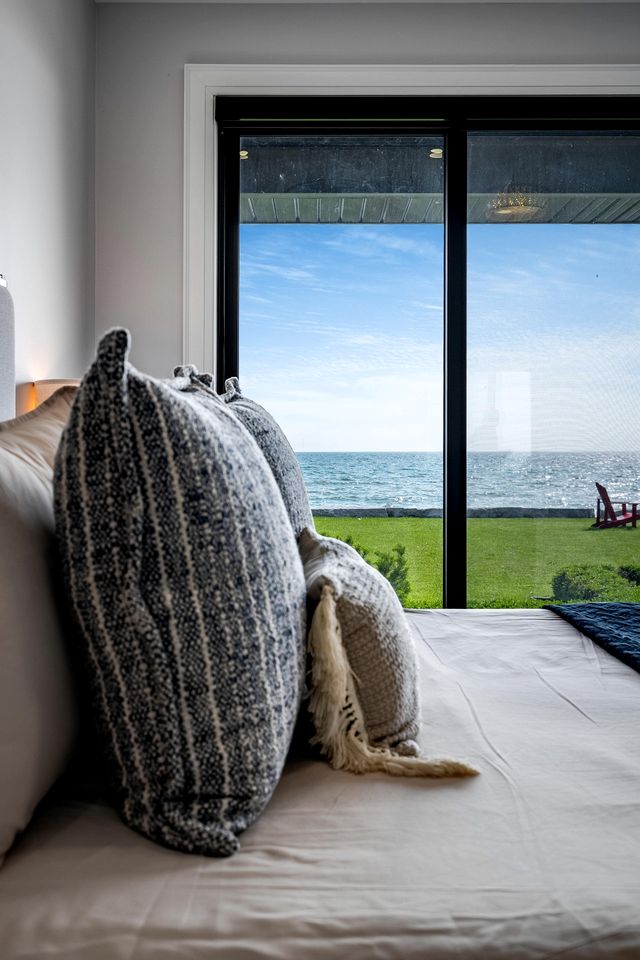 Luxury Vacation Rental with Breathtaking Lake Erie Views in Leamington, Ontario