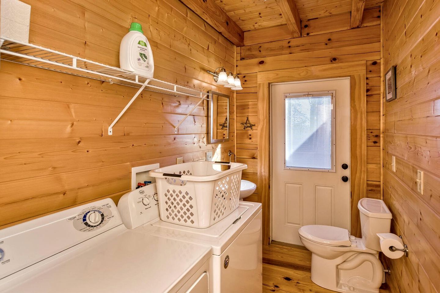 Brand New to VRBO Cabin Mirror lake accessRiverbend at Lake Lure