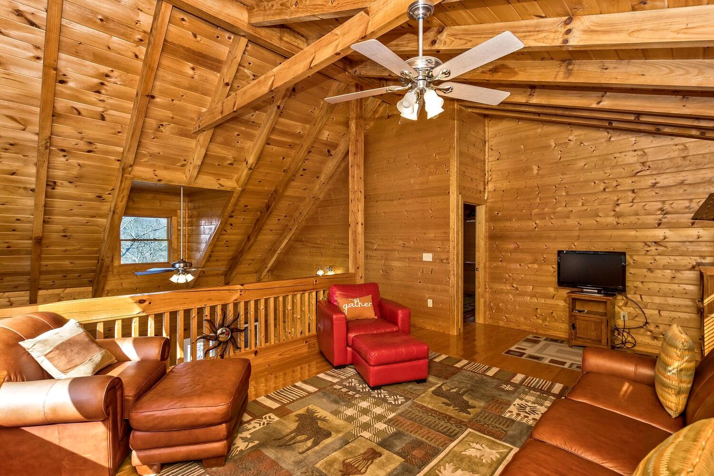 Brand New to VRBO Cabin Mirror lake accessRiverbend at Lake Lure