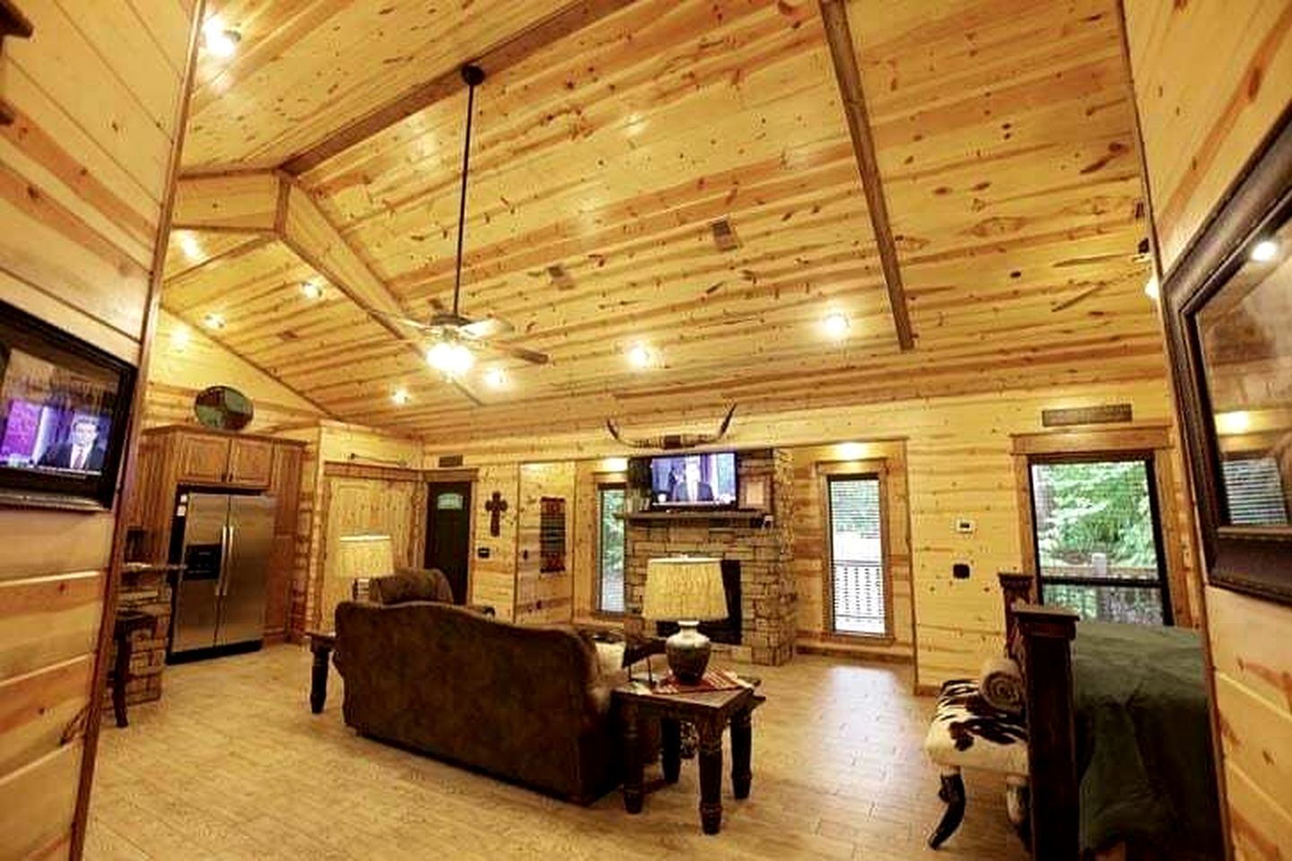 Romantic Cabin Getaway for Two with Hot Tub, Pond & Western Charm in Beavers Bend