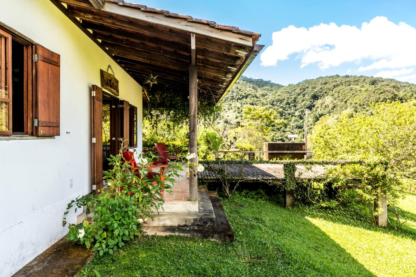 Cottages (Brazil, Mirantão, Minas Gerais)