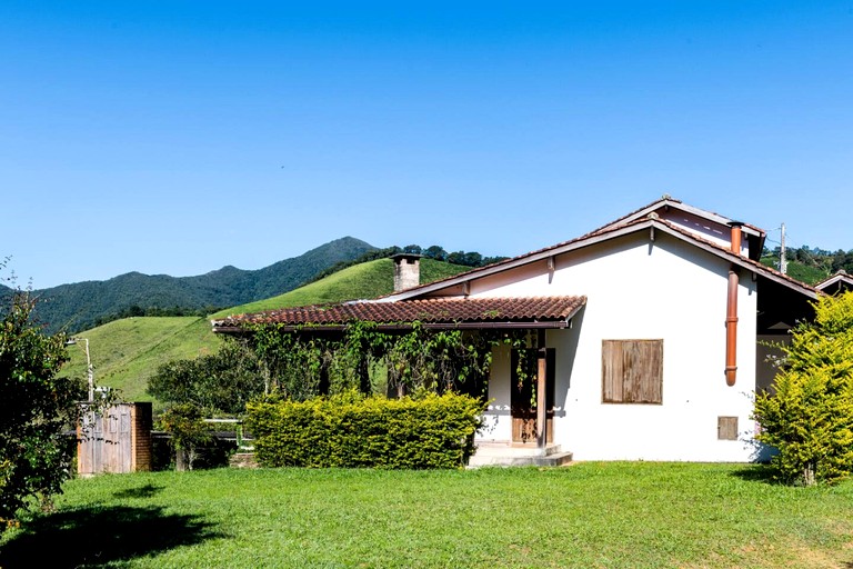 Cottages (Brazil, Mirantão, Minas Gerais)