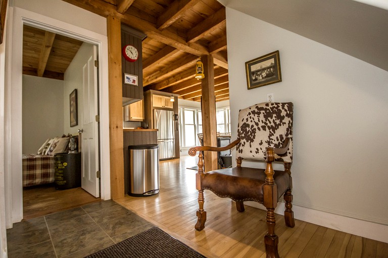 Breadloaf Mountain Cottage Epic Views of National Forest, Cottages