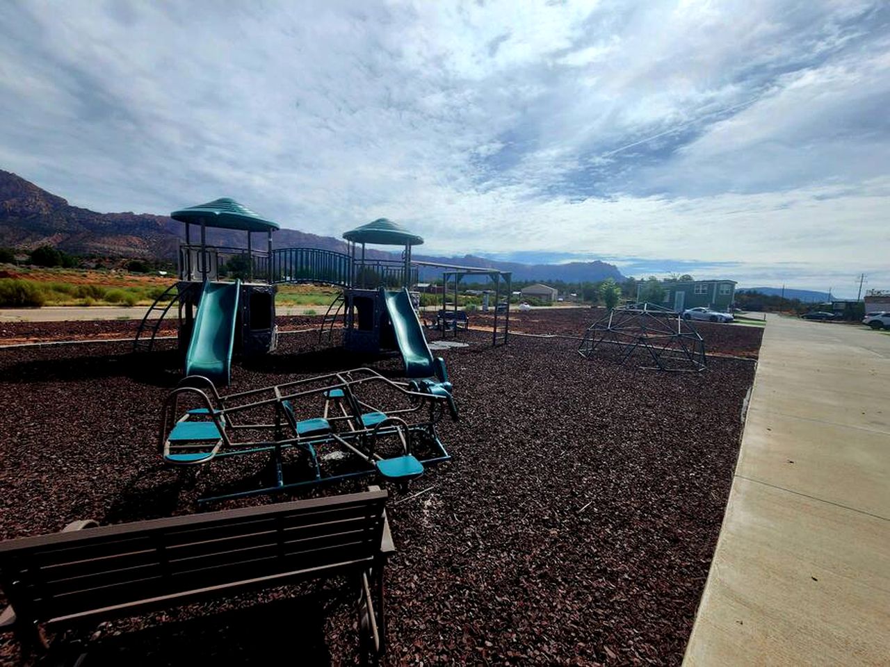 Escape to Red Mountain Bliss: Brand New Home in Apple Valley, Utah