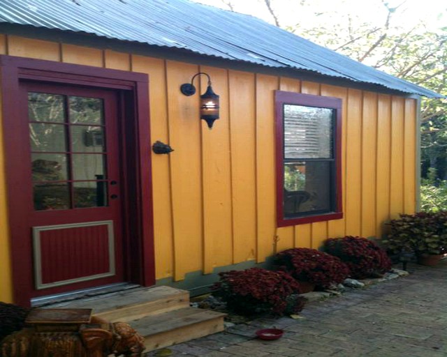 Cabins (Austin, Texas, United States)