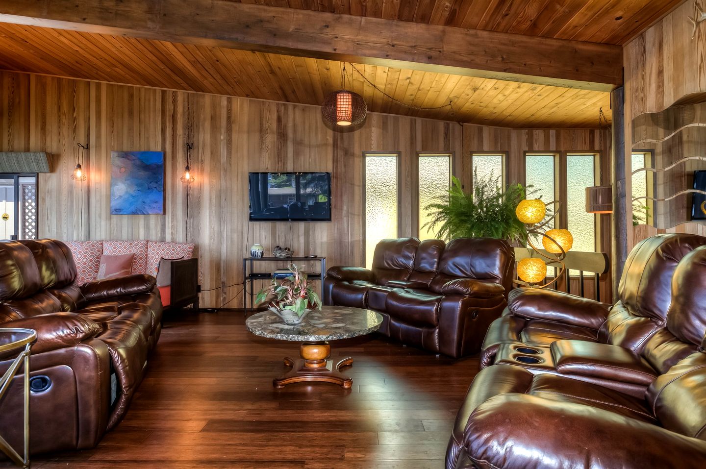 Breathtaking Beach House with Fireplace and Gorgeous Sights in Otis, Oregon