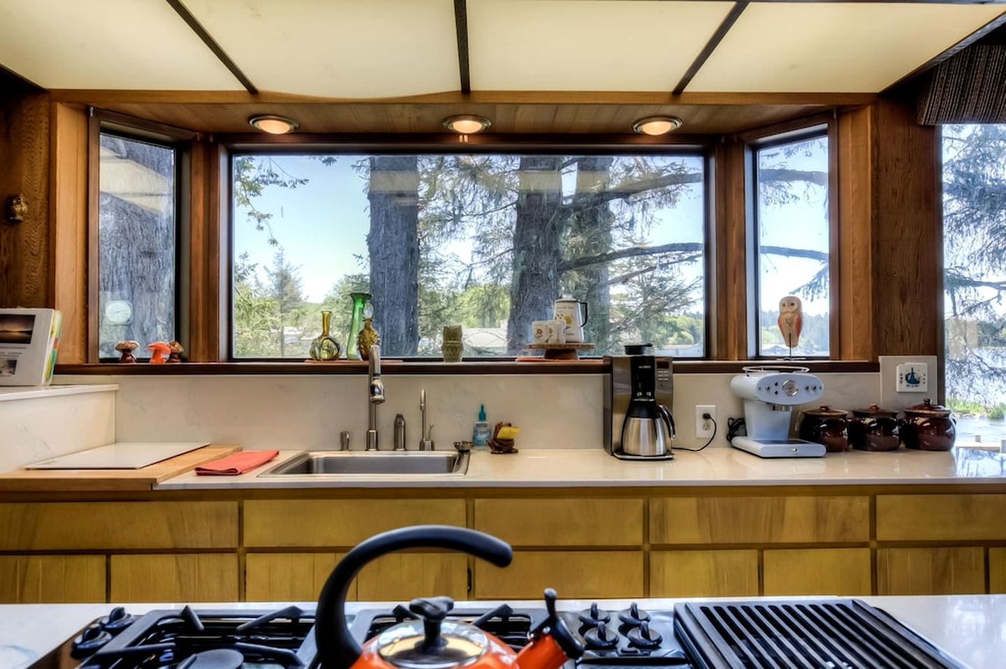 Breathtaking Beach House with Fireplace and Gorgeous Sights in Otis, Oregon