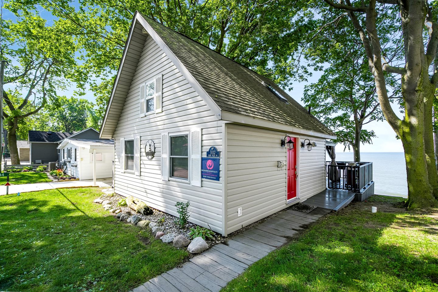 Cottages (Canada, Leamington, Ontario)