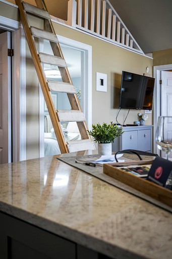 Cottages (Canada, Leamington, Ontario)