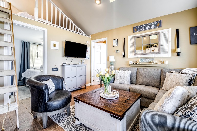 Cottages (Canada, Leamington, Ontario)