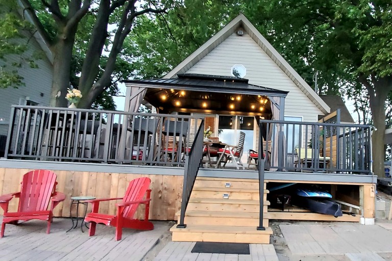 Cottages (Canada, Leamington, Ontario)