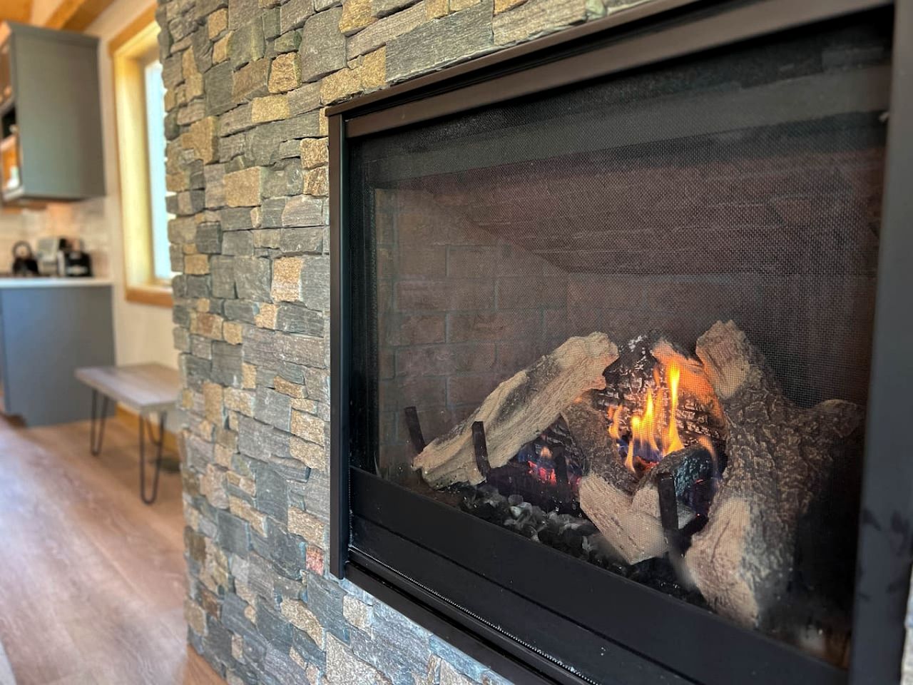 Breathtaking Cabin with Fireplace and Hot-tub in Bartlett, New Hampshire