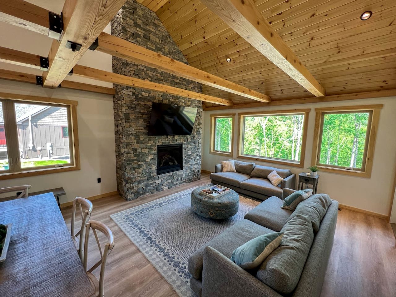 Breathtaking Cabin with Fireplace and Hot-tub in Bartlett, New Hampshire