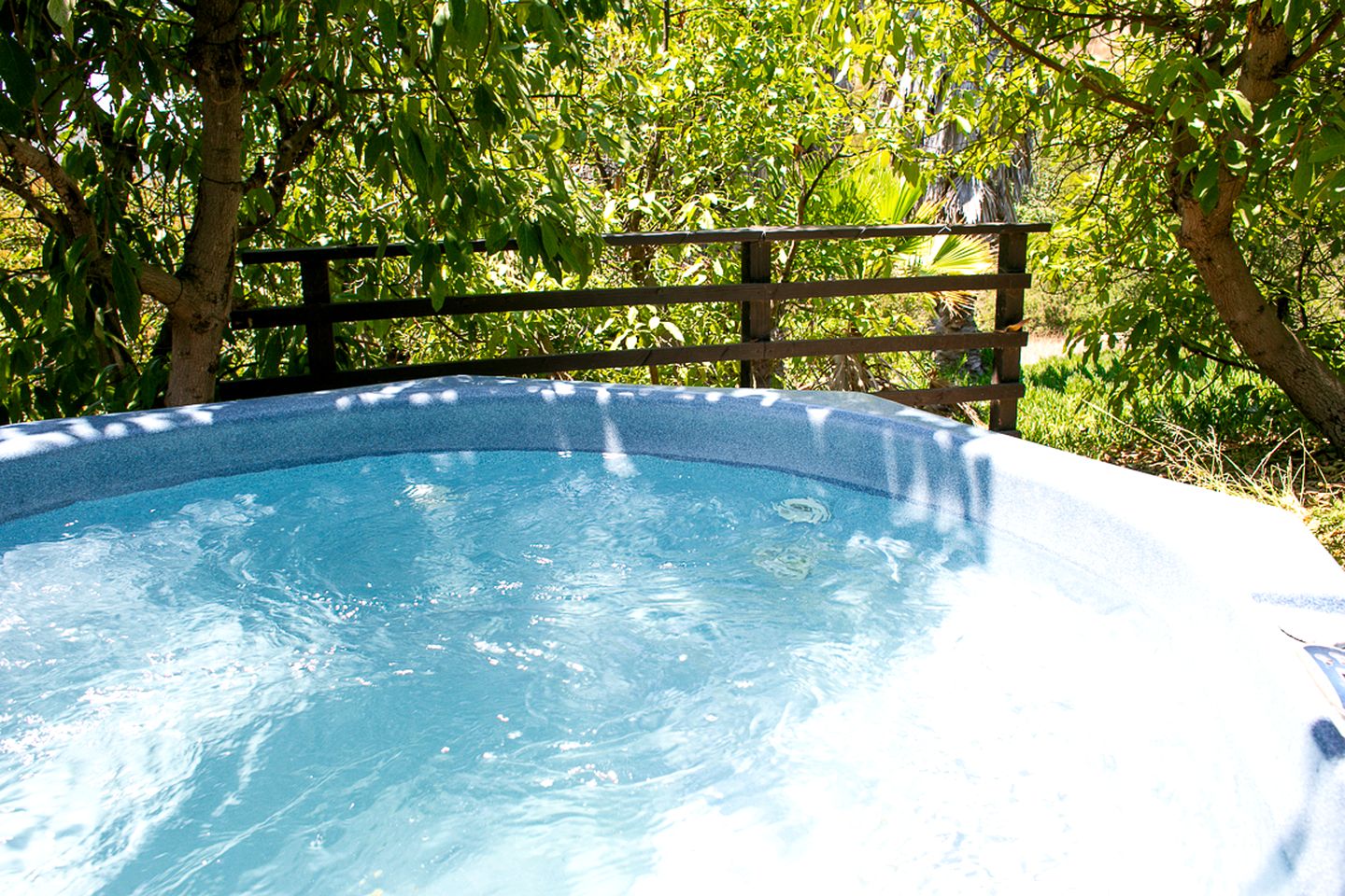 Pet Friendly Breathtaking Cottage with Great Views and Hot-tub in Rainbow, California
