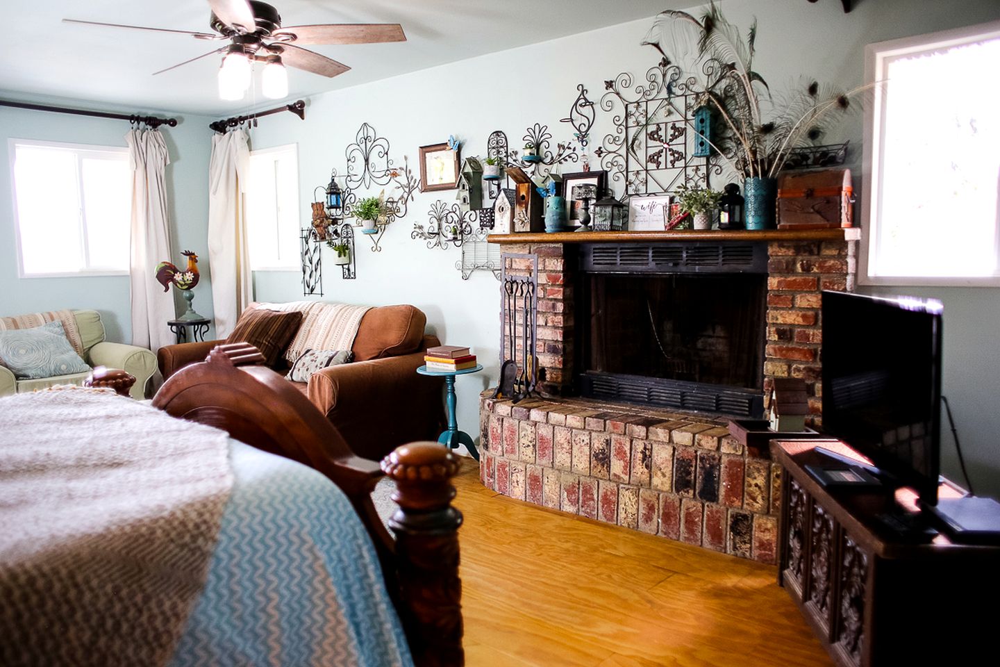 Pet Friendly Breathtaking Cottage with Hot-tub in Rainbow, California