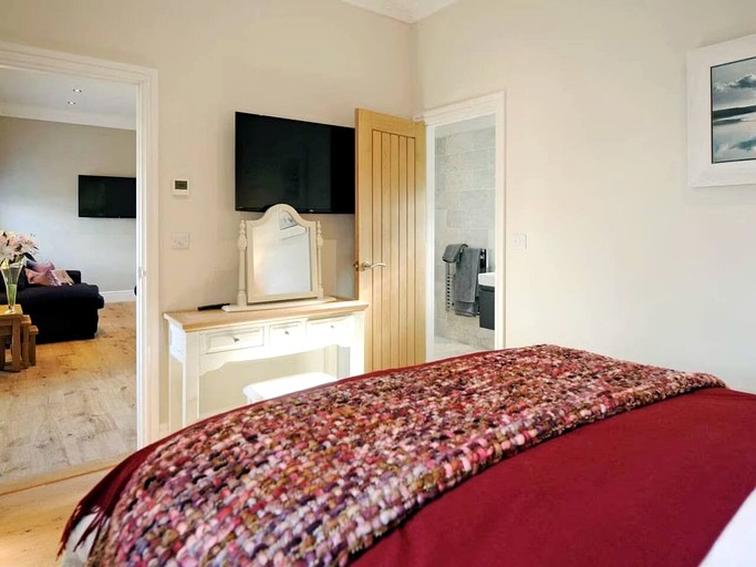 Cottages (United Kingdom, Haverfordwest, Wales)