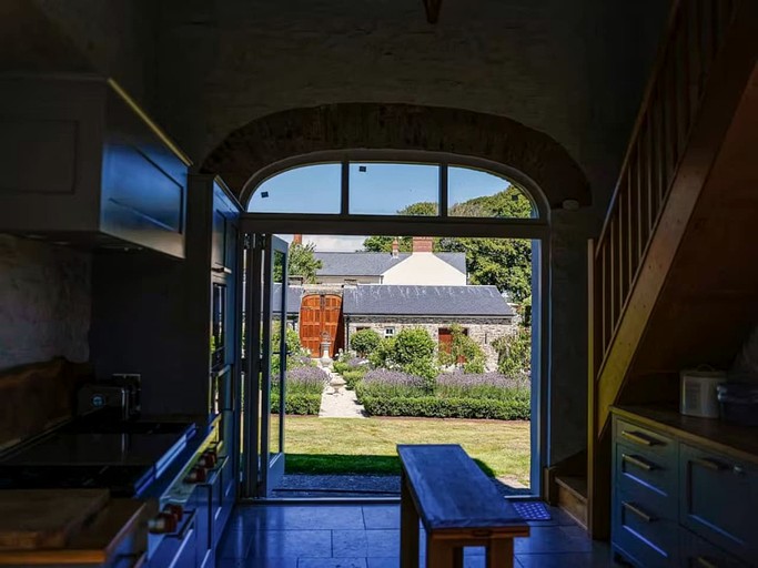 Cottages (United Kingdom, Haverfordwest, Wales)