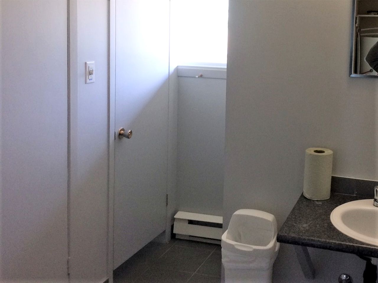 Breathtaking Floating Home with Barbecue in Ile-aux-Noix, Quebec