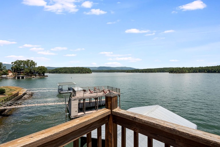 Cabins (United States of America, Nebo, North Carolina)