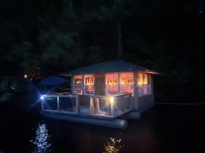 Floating Homes (United States of America, Monmouth, Maine)