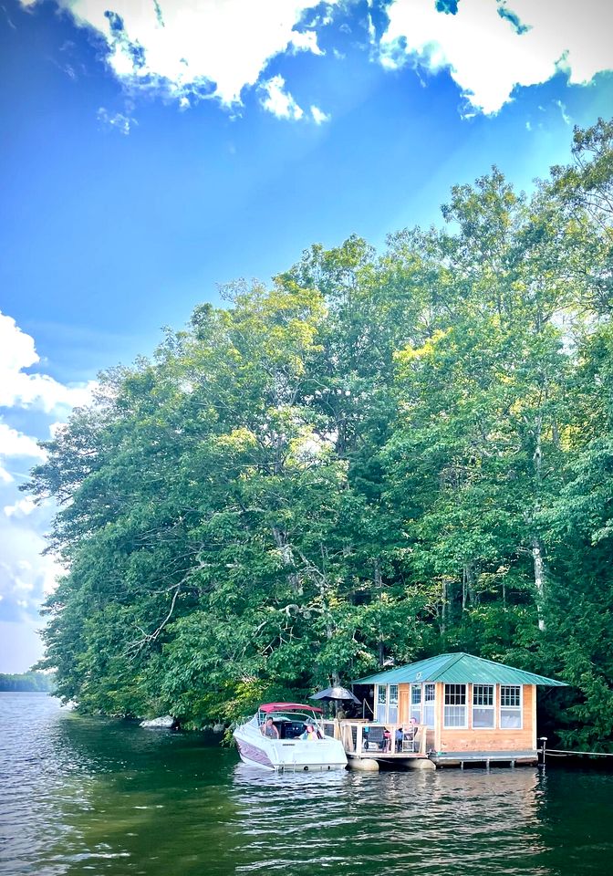Island Glamping in a Beautiful Floating Home on an Island in Monmouth, Maine