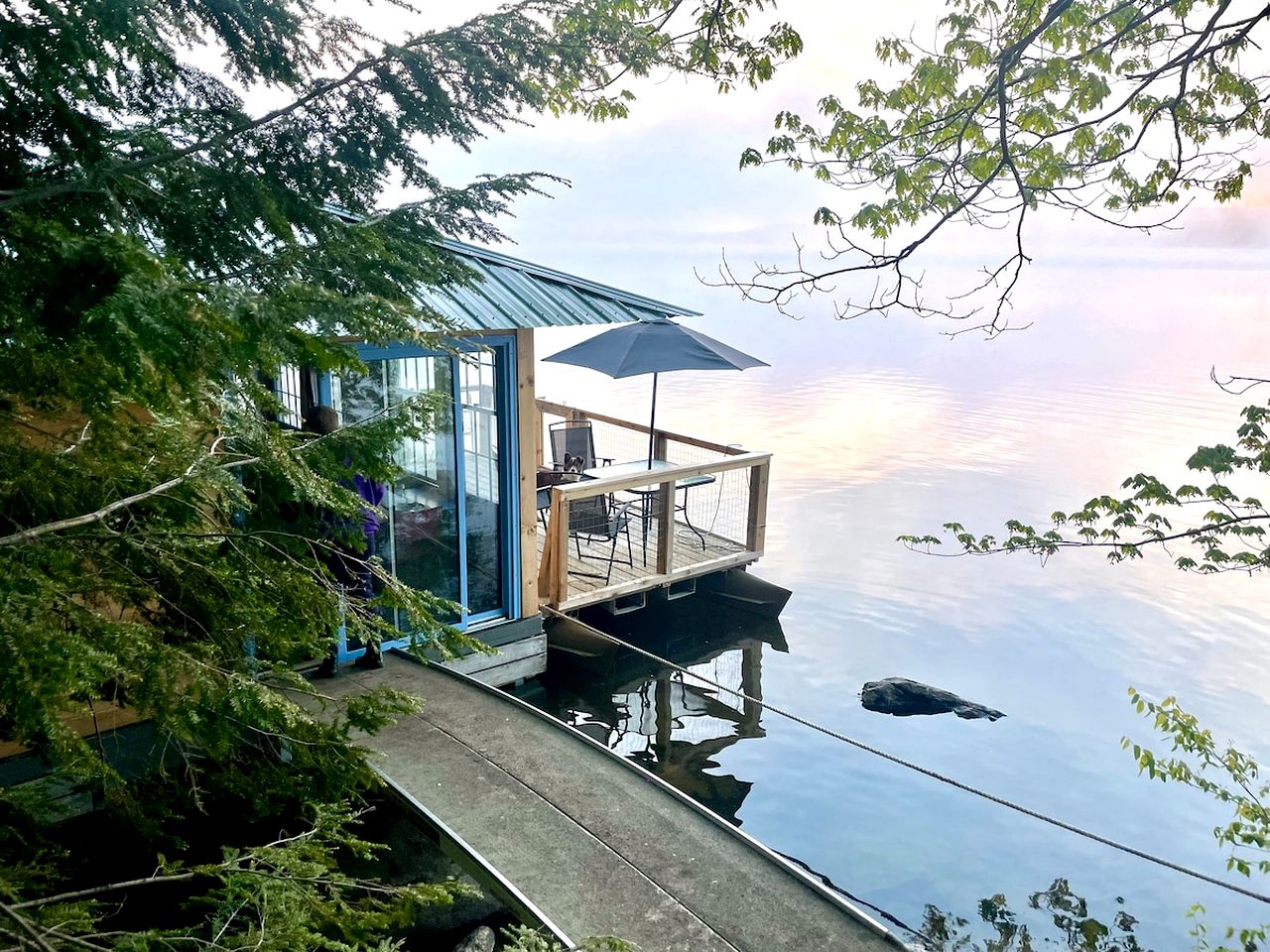 Floating Homes (United States of America, Monmouth, Maine)