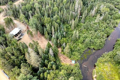 Breathtaking Modern Cabin with Kayaks, Sauna, Spa and Fire Pit in Saint Zenon, Quebec photo 4