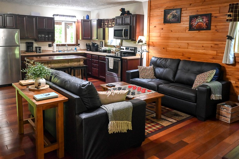 Cabins (United States of America, Laurelville, Ohio)