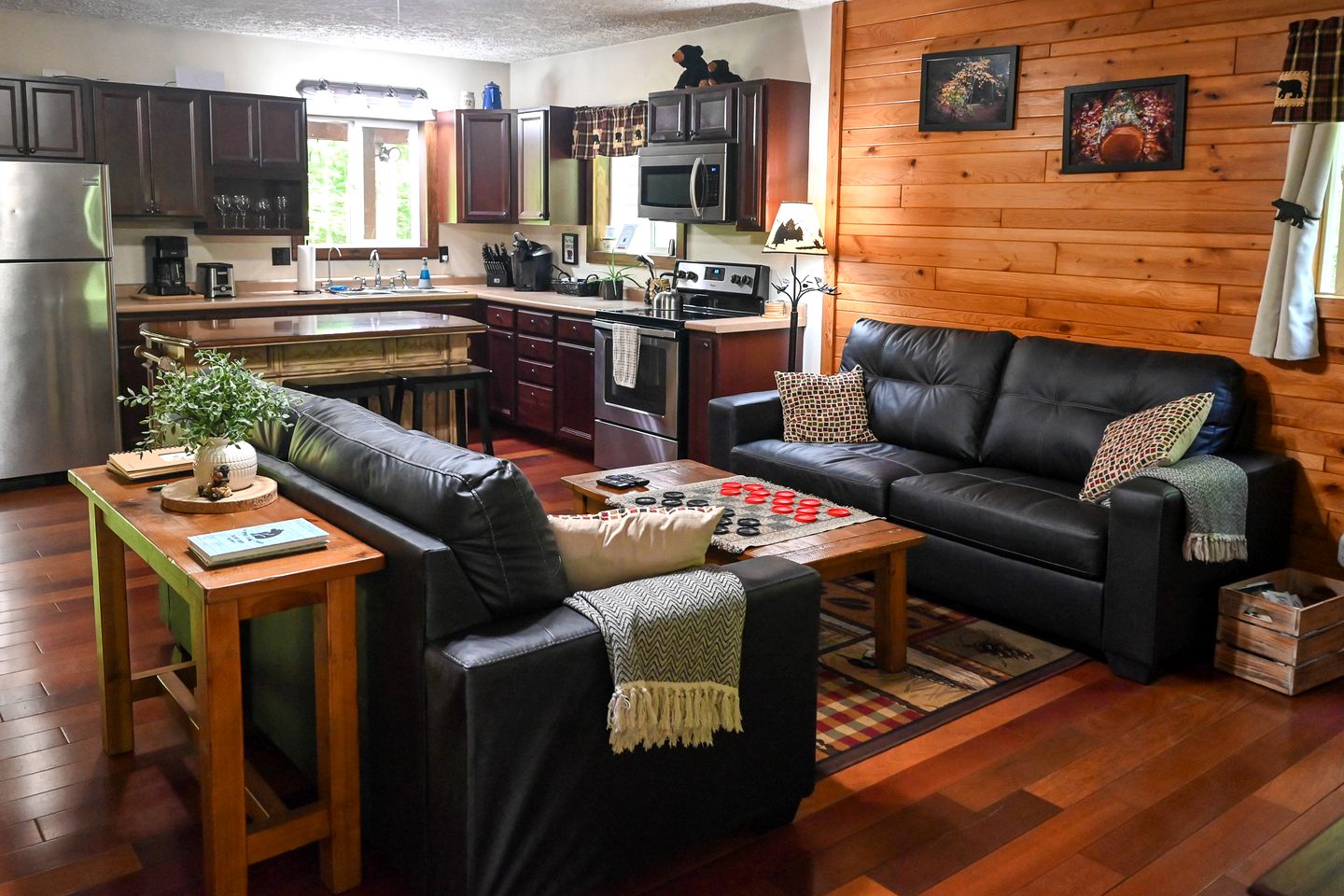 Breathtaking Secluded Wooden Cabin in Laurelville, Ohio