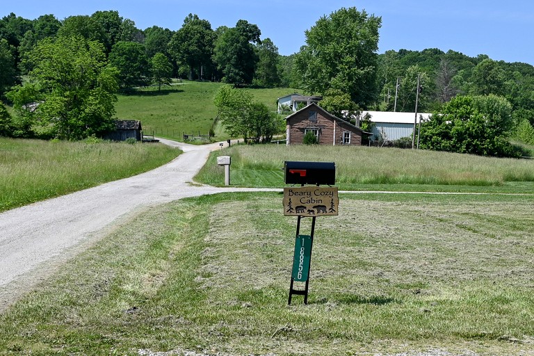 Cabins (United States of America, Laurelville, Ohio)