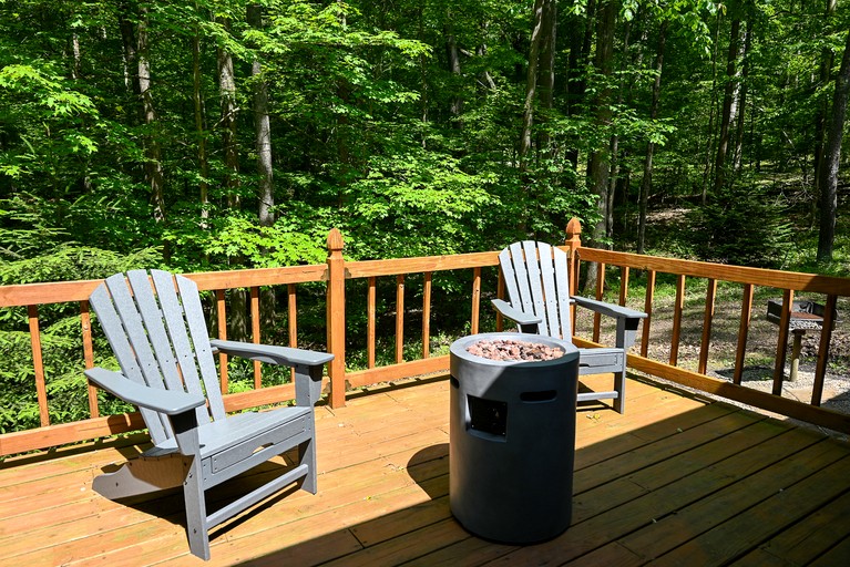 Cabins (United States of America, Laurelville, Ohio)