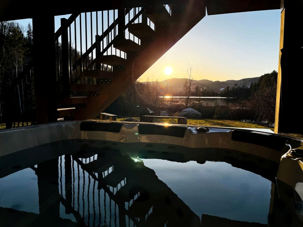 Breathtaking Villa with Fully Equipped Outdoor Area, Sauna and Pool Table in Saint Come, Quebec