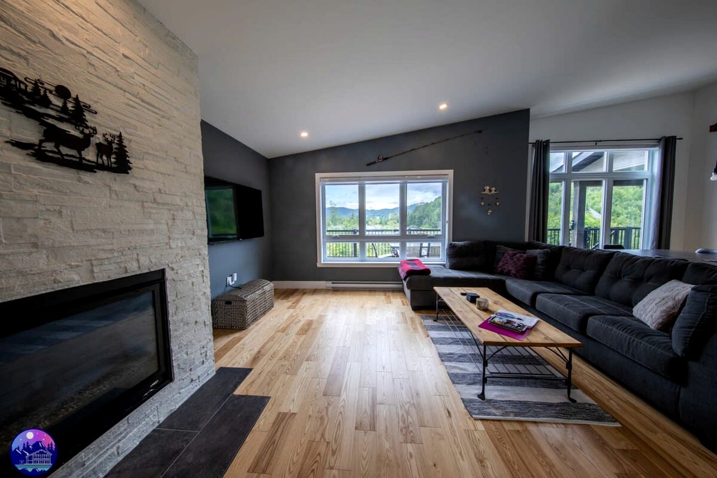 Breathtaking Villa with Fully Equipped Outdoor Area, Sauna and Pool Table in Saint Come, Quebec