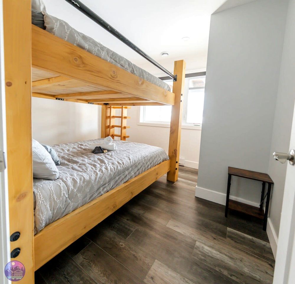 Breathtaking Villa with Fully Equipped Outdoor Area, Sauna and Pool Table in Saint Come, Quebec