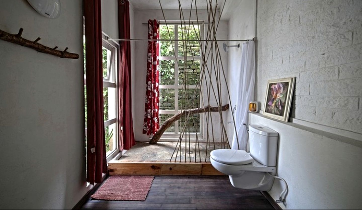 Breathtaking Woodland Suite for Couples or Small Families in the Himalayas, India